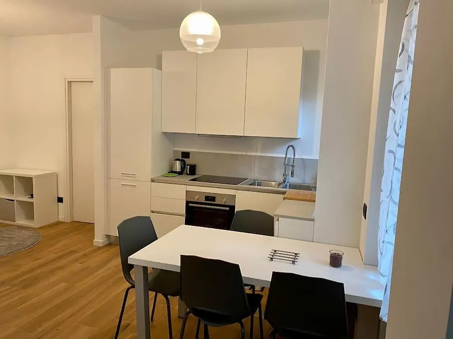 Apartment Casa Motti, Accogliente Appartamento Ristrutturato In Repubblica Milan Italy