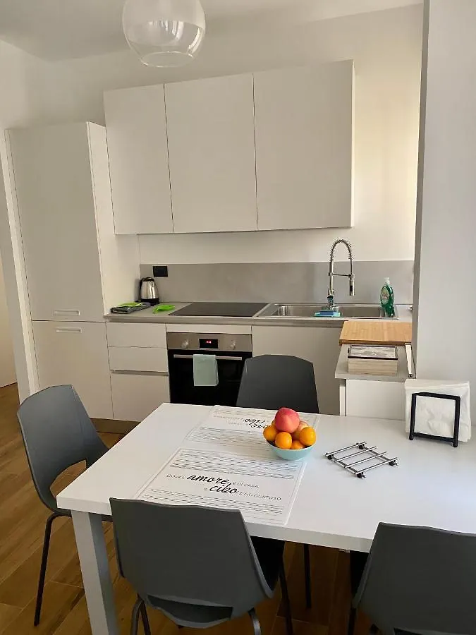 Apartment Casa Motti, Accogliente Appartamento Ristrutturato In Repubblica Milan