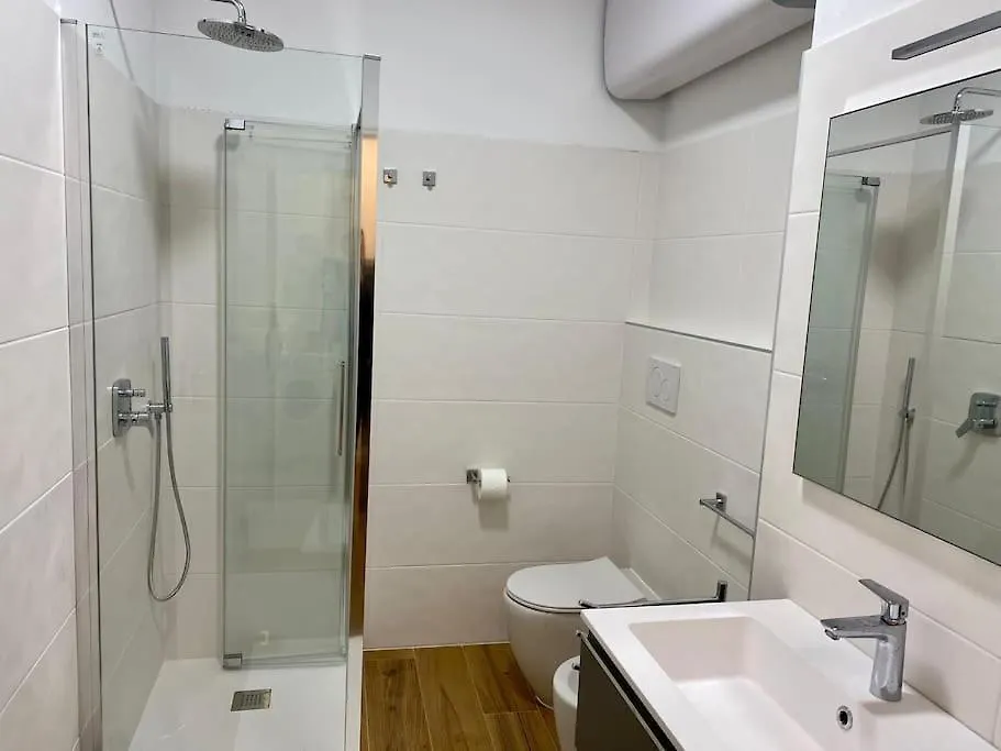 Apartment Casa Motti, Accogliente Appartamento Ristrutturato In Repubblica Milan